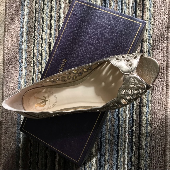VC Vince Camuto Flats - Picture 4 of 8